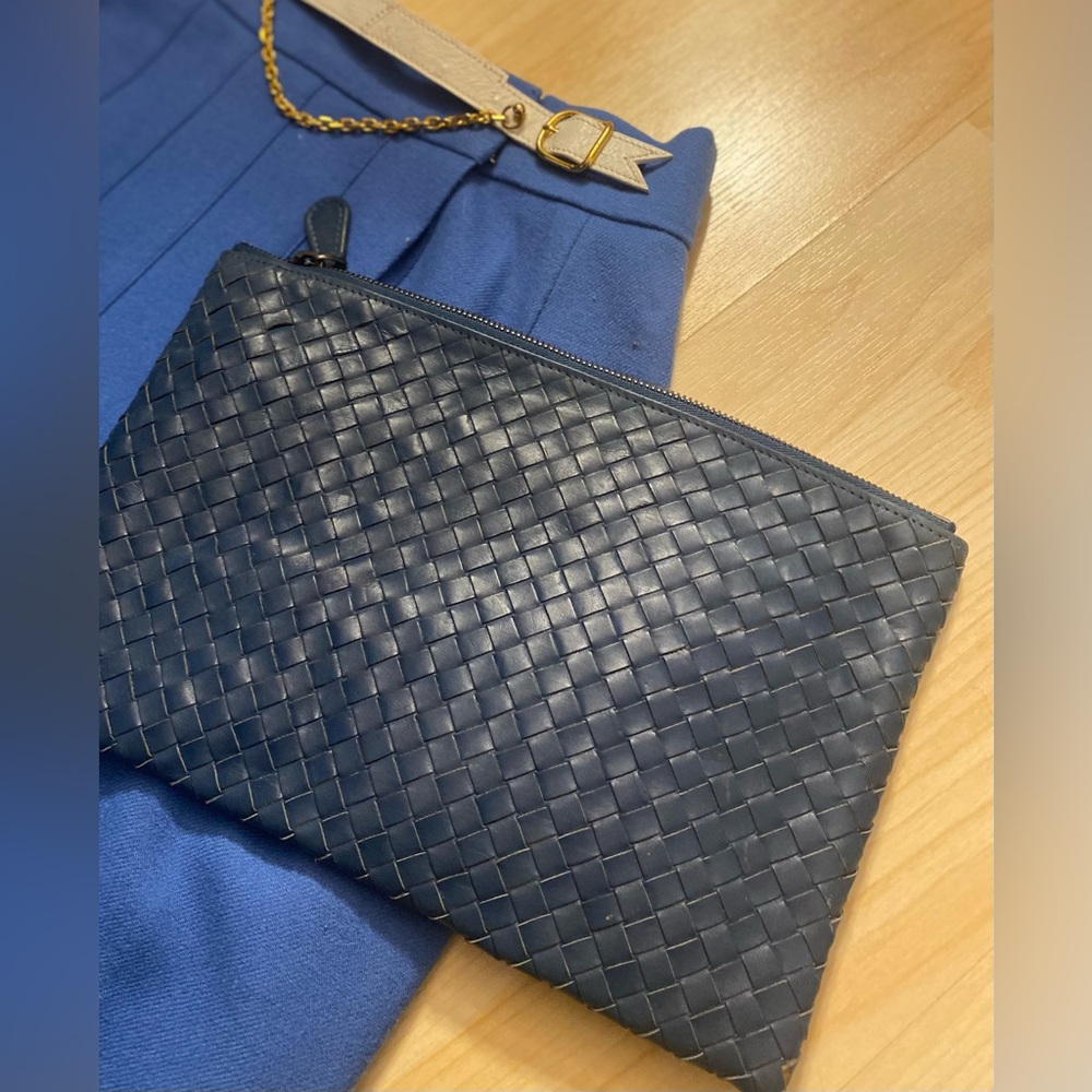 Bottega Veneta Blue Woven Clutch - Picture 15 of 16